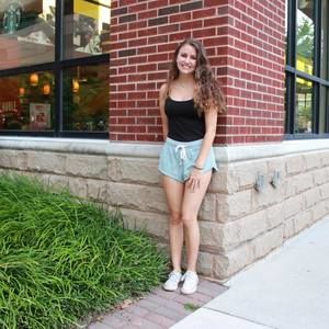 Meet your Posher, Alyssa